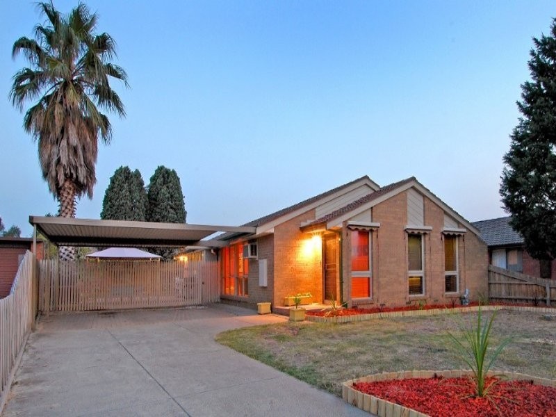 35 Freeman Crescent, Mill Park VIC 3082