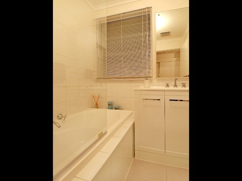 35 Freeman Crescent, Mill Park VIC 3082