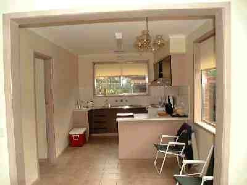 122 Holt Parade, Bundoora VIC 3083