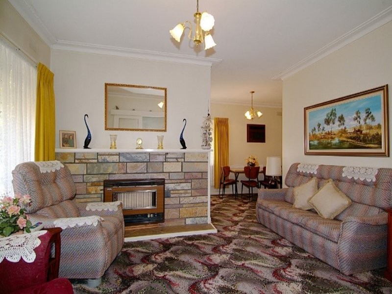 15 Kathryn Crt, Fawkner VIC 3060