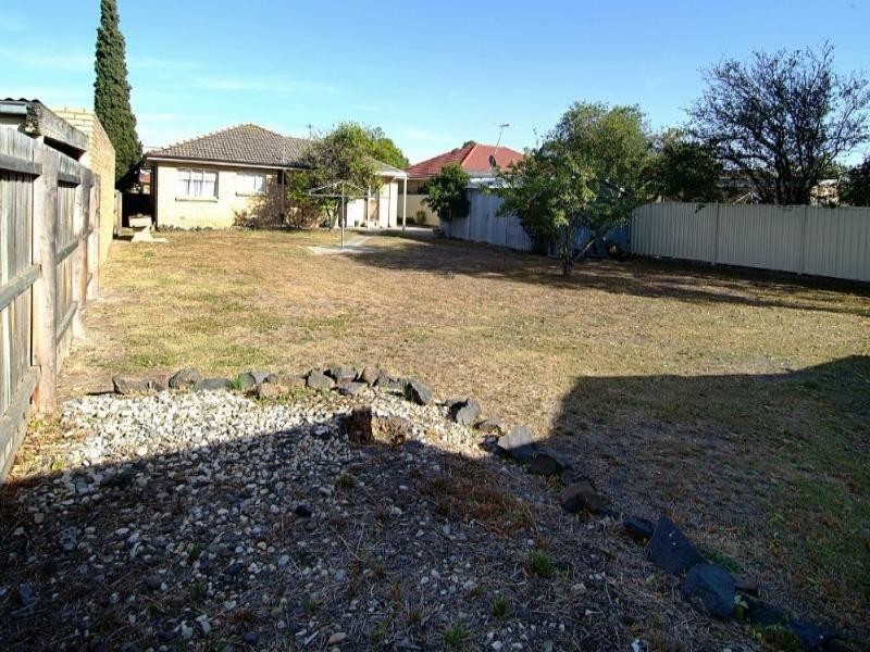 15 Kathryn Crt, Fawkner VIC 3060