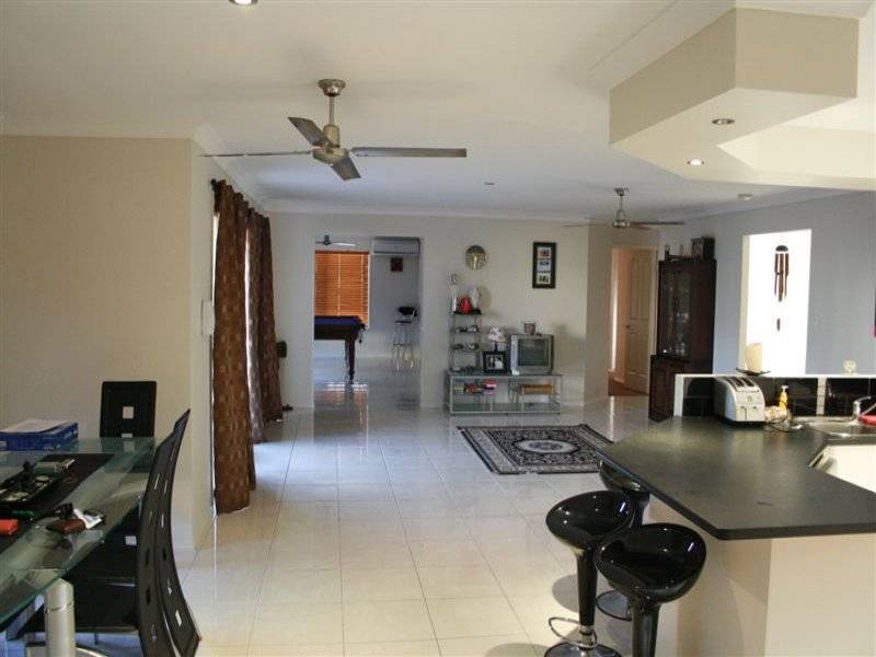 6 Cossington Circuit, Maudsland QLD 4210