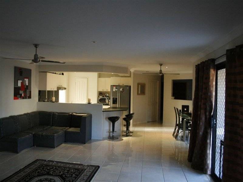 6 Cossington Circuit, Maudsland QLD 4210