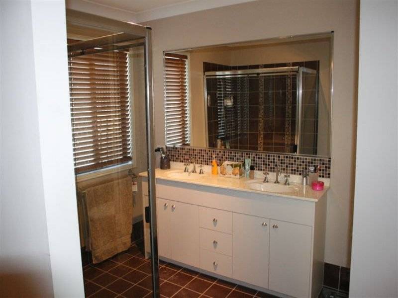 6 Cossington Circuit, Maudsland QLD 4210