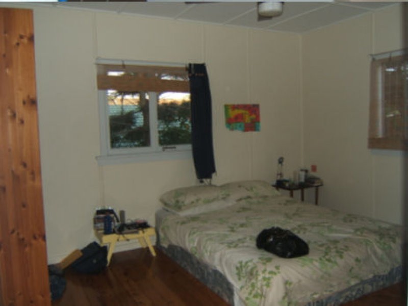 4 Bolton Street, Kirra QLD 4225