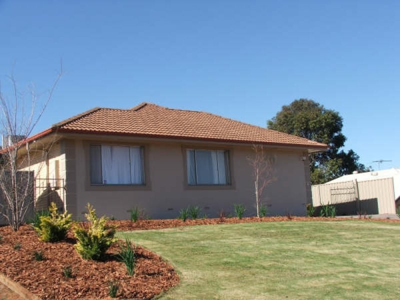 6 McGonigal Drive, Willaston SA 5118