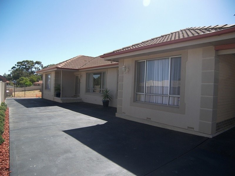 6 McGonigal Drive, Willaston SA 5118