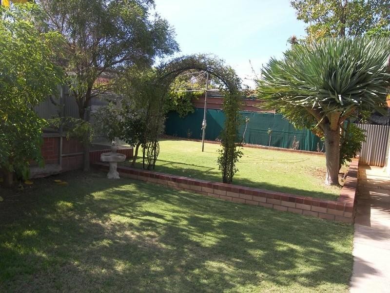 10 Dienelt Drive, Para Hills West SA 5096
