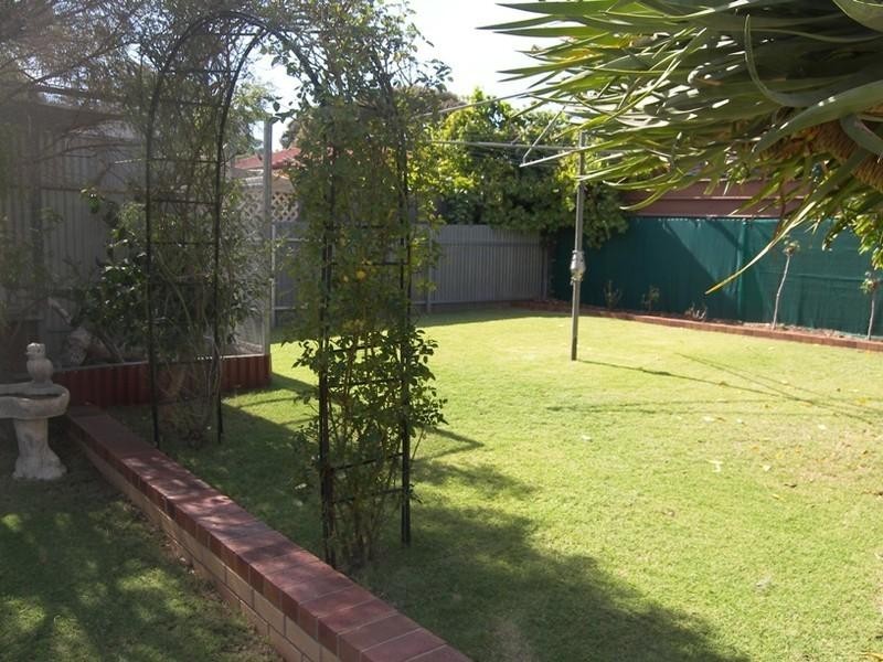 10 Dienelt Drive, Para Hills West SA 5096