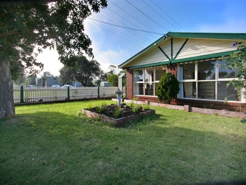 127 Ninth Avenue, Rosebud VIC 3939