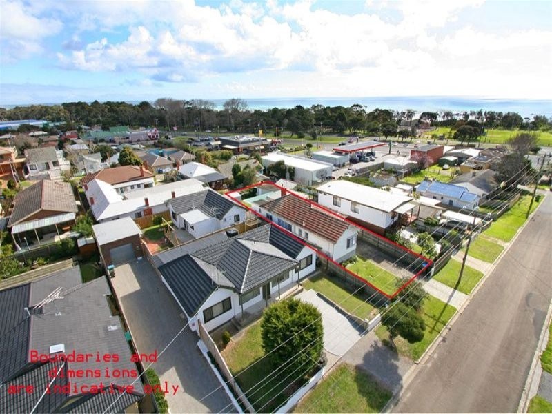 12 Fifth Avenue, Rosebud VIC 3939