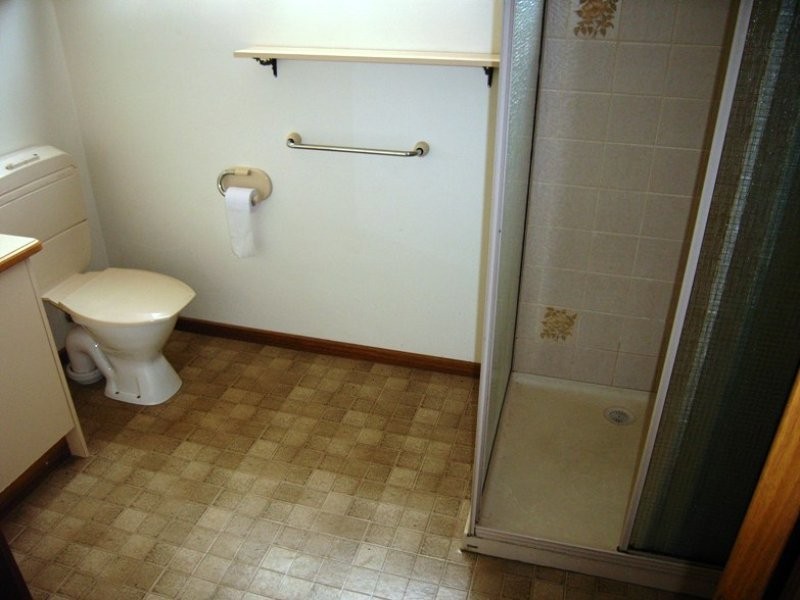 123 Third Avenue, Rosebud VIC 3939