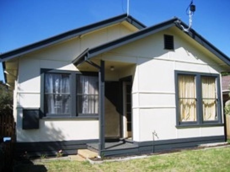 21 First Avenue, Rosebud VIC 3939