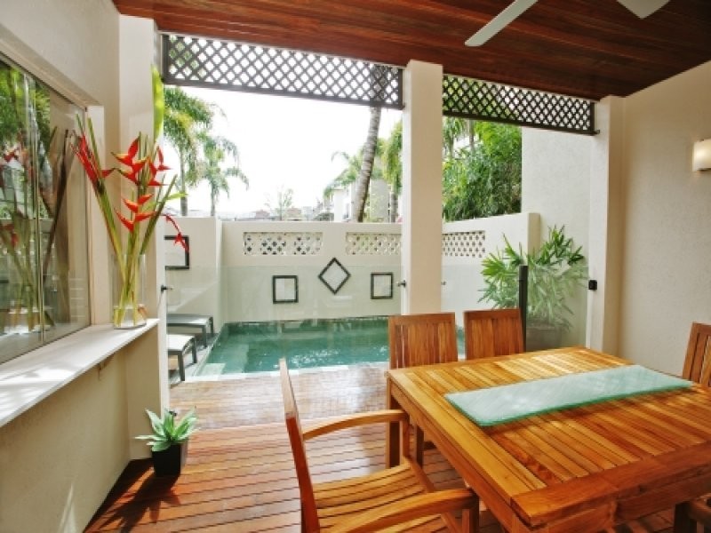 12 Gregory Street, Cairns QLD 4870