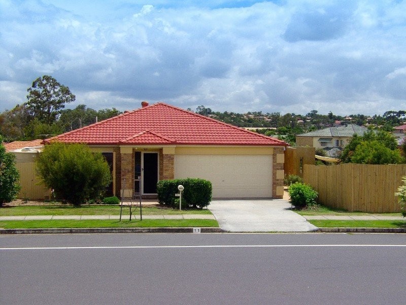 11 Oakview St, Parkinson QLD 4115