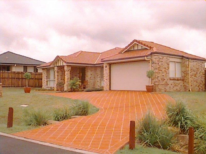 25 Murramarang Drive, Parkinson QLD 4115