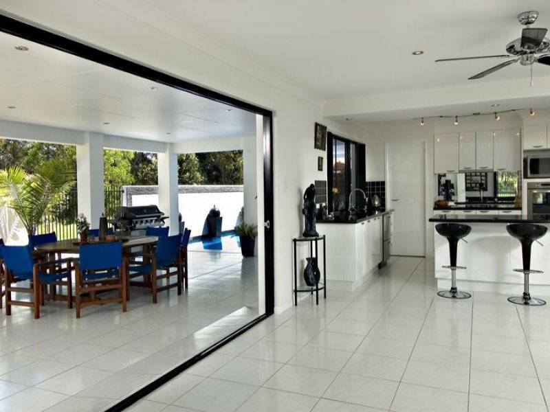 25 Somerset Lane, Little Mountain QLD 4551