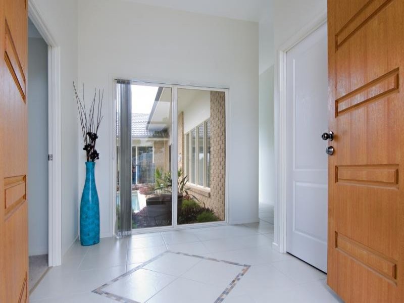 16 The Dales Crescent, Little Mountain QLD 4551