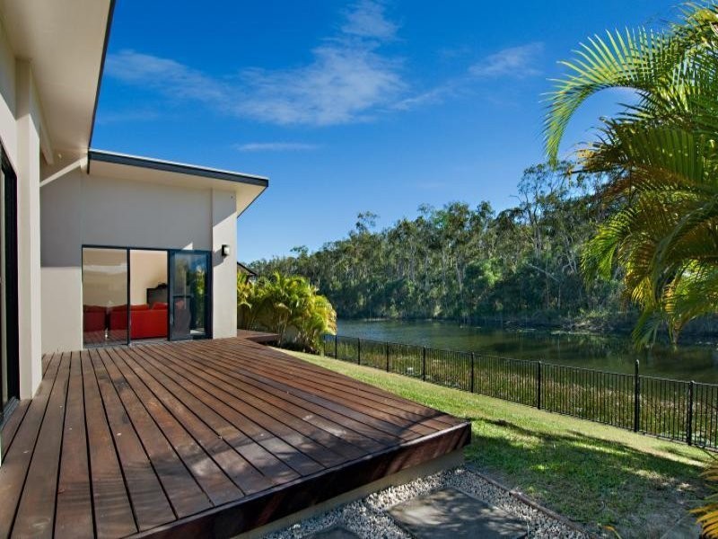 2 Hazeldyne Court, Pelican Waters QLD 4551