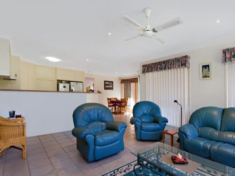 2 Pamphlet Place, Pelican Waters QLD 4551