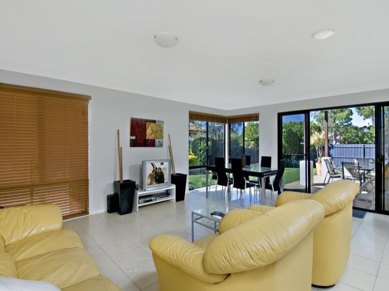 1 Edwardson Drive, Pelican Waters QLD 4551