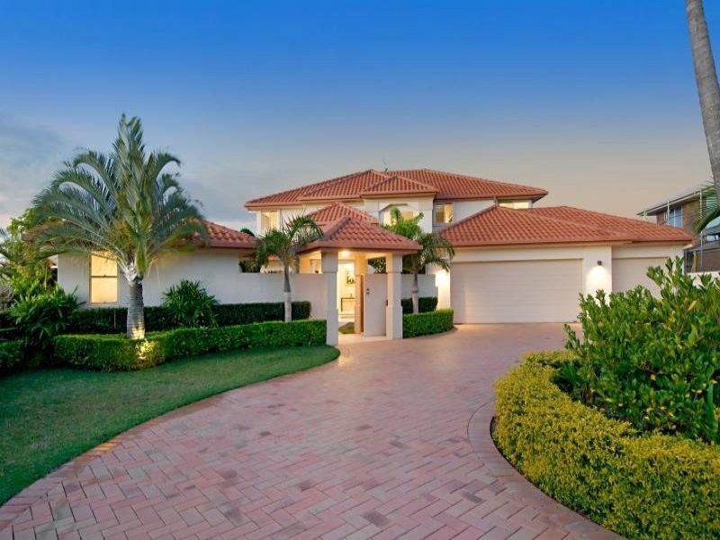 18 Millennium Circuit, Pelican Waters QLD 4551