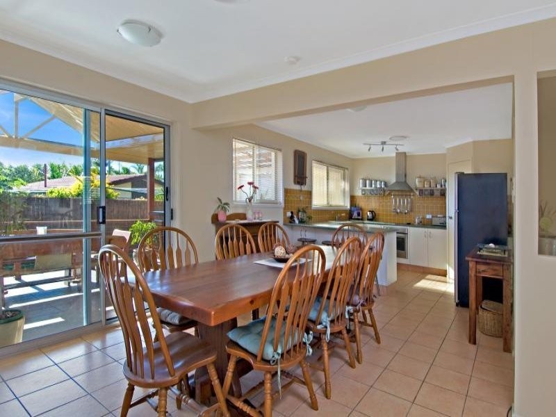 16 Crusader Street, Battery Hill QLD 4551