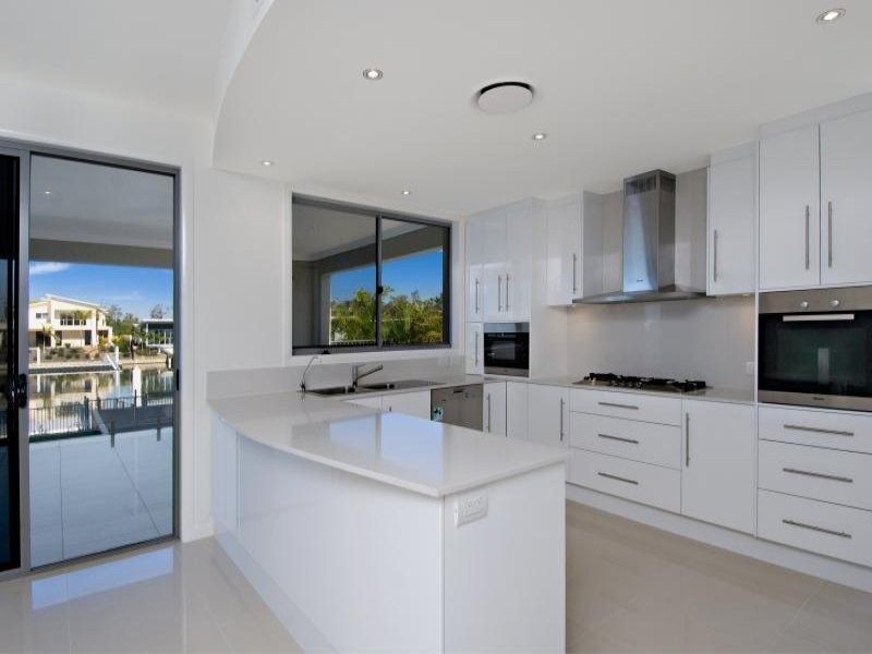 8 Westholme Circuit, Pelican Waters QLD 4551