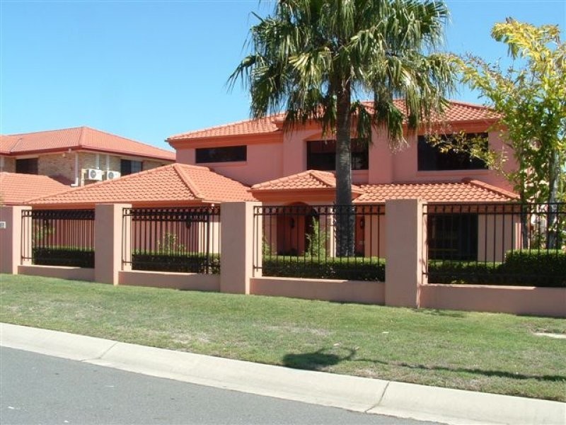 12 Angourie Place, Carindale QLD 4152