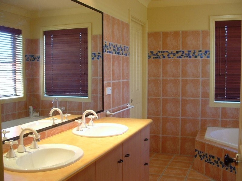 12 Angourie Place, Carindale QLD 4152