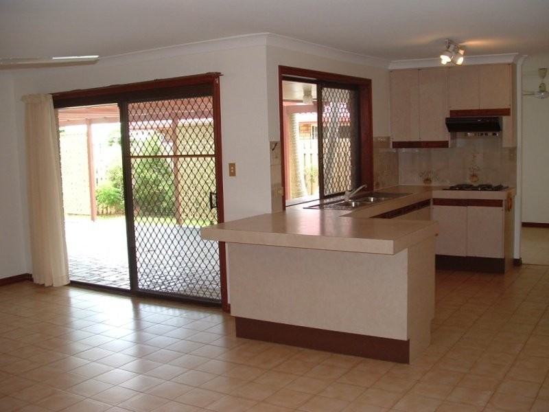 22 Briarwood Street, Carindale QLD 4152