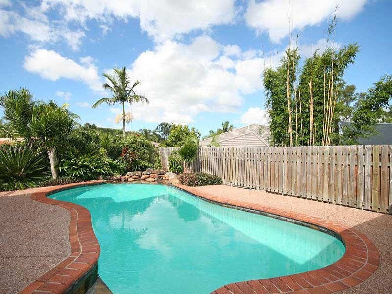 8 Myola Court, Carindale QLD 4152