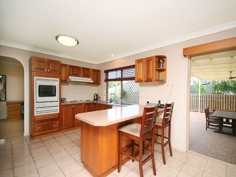 8 Myola Court, Carindale QLD 4152