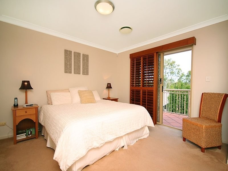 8 Myola Court, Carindale QLD 4152