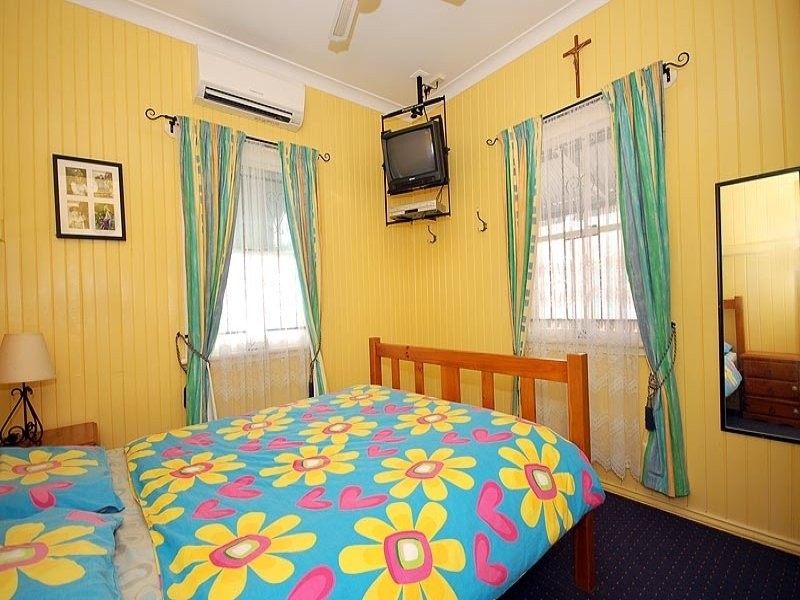 14 Moore Street, Morningside QLD 4170