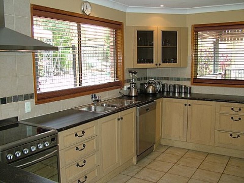 10 Nyleeta Court, Carindale QLD 4152