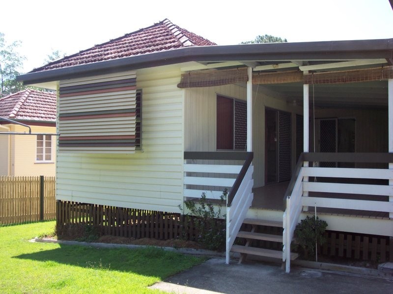 17 Houthem Street, Camp Hill QLD 4152