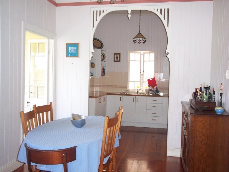 28 Donald Street, Camp Hill QLD 4152