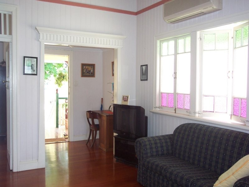 28 Donald Street, Camp Hill QLD 4152