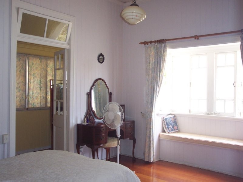 28 Donald Street, Camp Hill QLD 4152