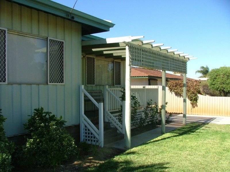 8 Gooch Street, Carnarvon WA 6701