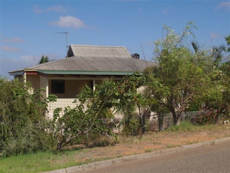 8 Craggs Court, Carnarvon WA 6701