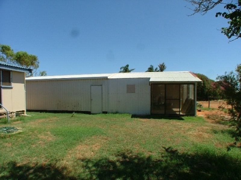 9 Sandhurst Road, Carnarvon WA 6701
