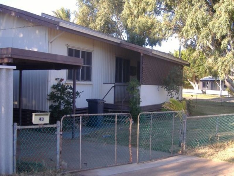 43 Crowther Street, Carnarvon WA 6701
