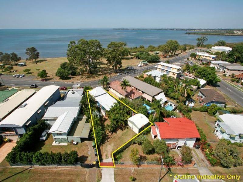 689 Esplanade, Lota QLD 4179