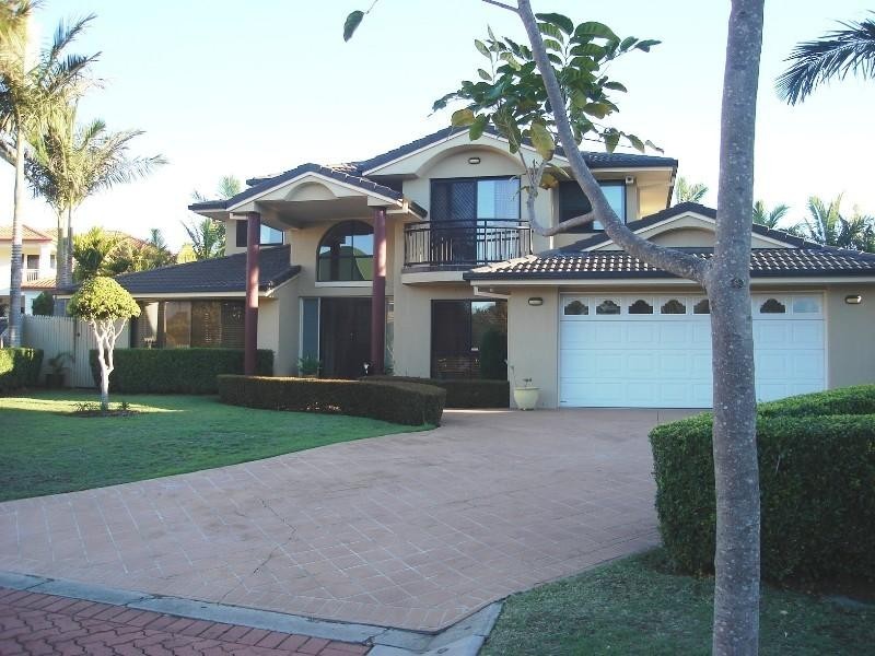 5 Duthie Court, Carindale QLD 4152