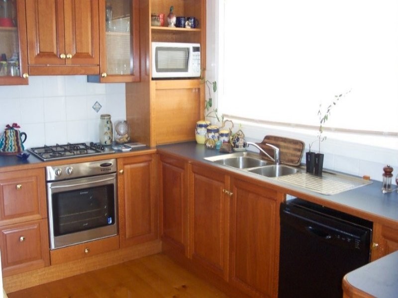 13 Dutton St, Hawthorne QLD 4171