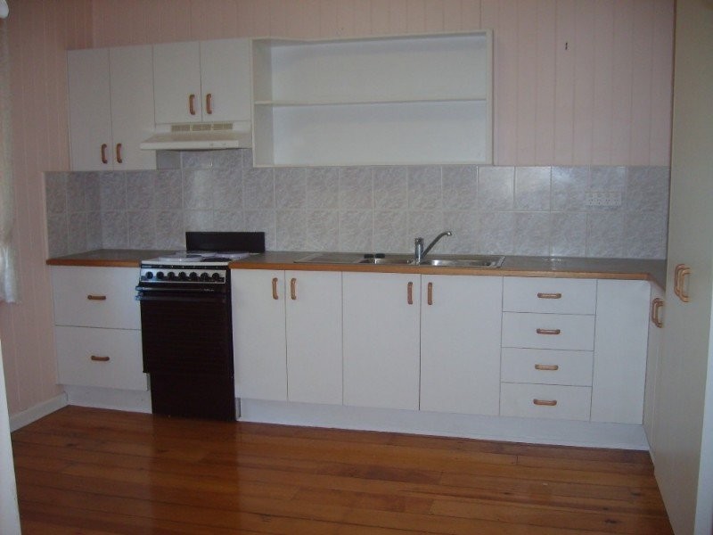 10 Muir St, Cannon Hill QLD 4170