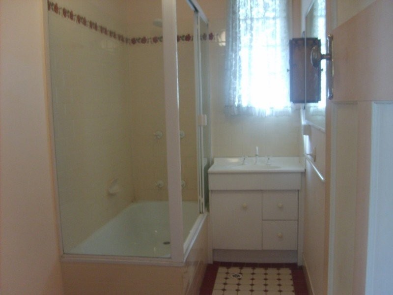 10 Muir St, Cannon Hill QLD 4170