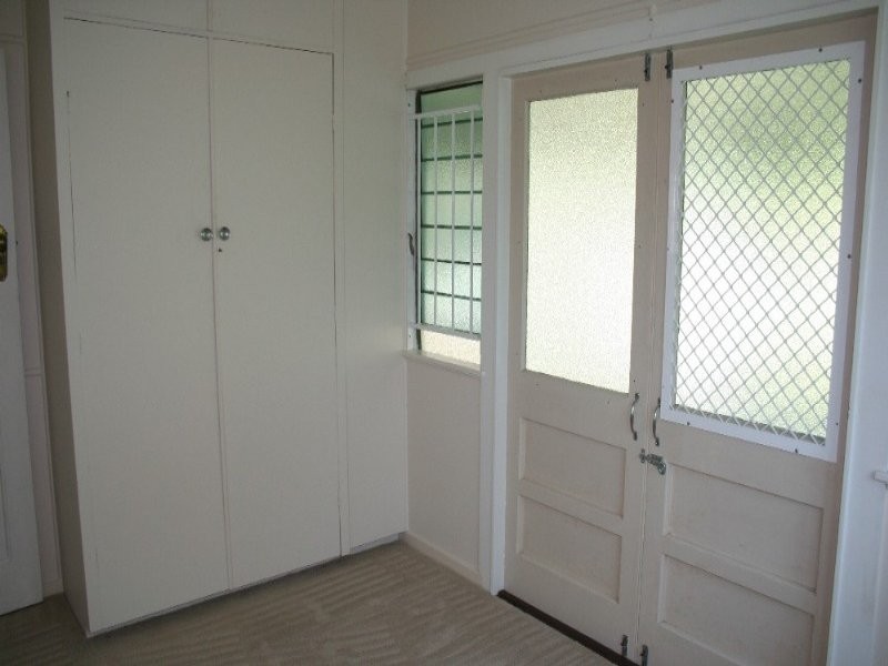 64 Brooks St, Camp Hill QLD 4152